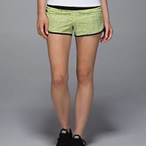 Lululemon Speed Short Dottie Dash Yellow Black